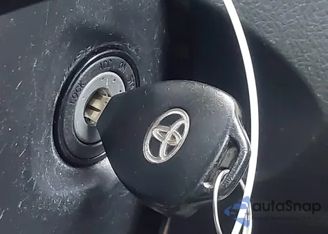 2010 Toyota Corolla S z USA, uszkodzony, nr VIN 2T1BU4EE3AC413255